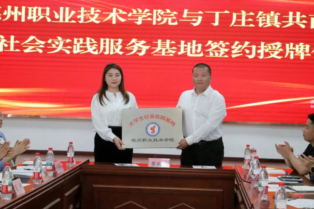 1A81E?e=.jpg